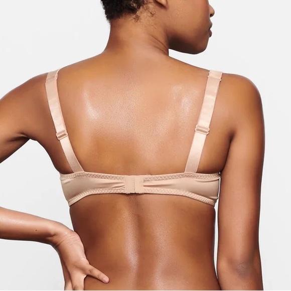 Skims “WOVEN SHINE UNDERWIRE BRA” 32C - Picture 4 of 8